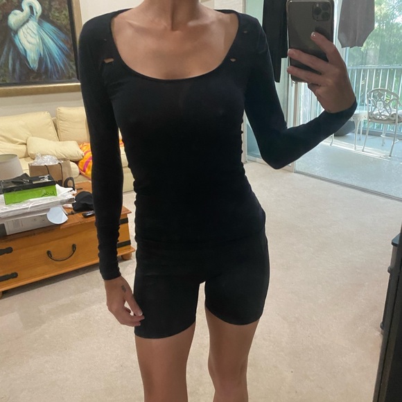 L’Atelier by Caroline De Souza black distressed cut out back top - Picture 2 of 7